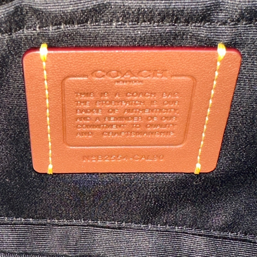 Coach Teri Shoulder Bag in straw and refined pebble leather - Picture 7 of 9